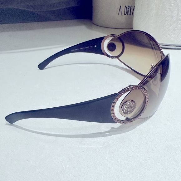 Versace shield sunglasses - Picture 2 of 4